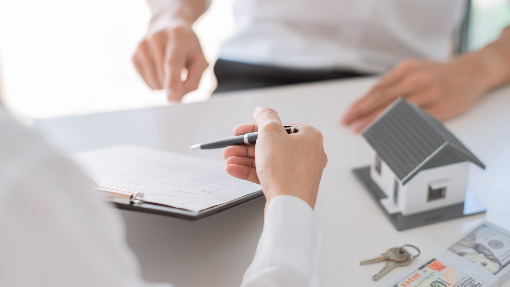 Can you buy or sell a house with mold? What homebuyers need to know.